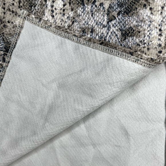 NWOT Express Faux snake skin pencil skirt - Picture 4 of 4